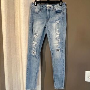 SO Women's Ultimate Jegging Low Rise Distressed Denim Blue Jeans, Size 7/28